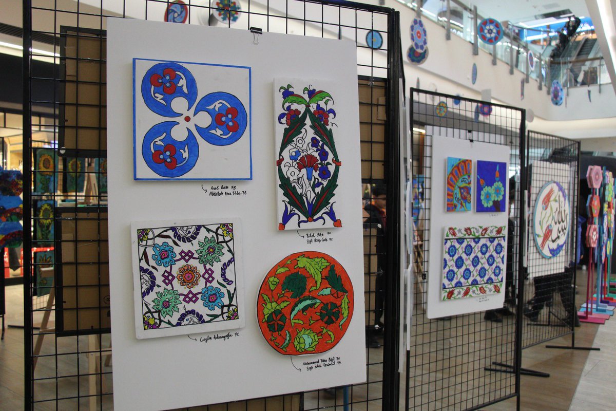 Öğrencilerimizin gerçekleştirdiği müzik resitali, tiyatro gösterisi ve çeşitli etkinliklerle dolu dolu geçen V. Karma Sanat Sergisi sanatseverlere gün boyunca keyifli anlar yaşattı.