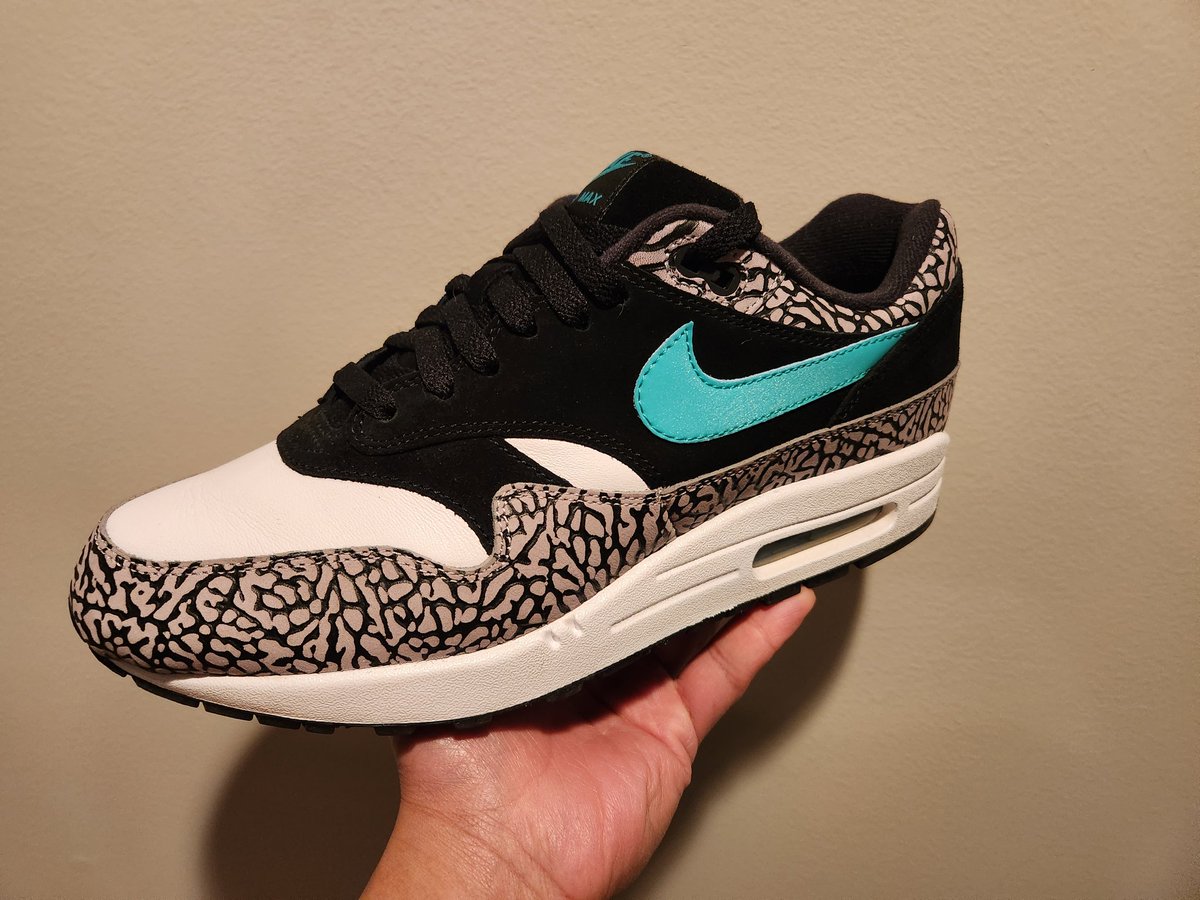JukeFest's tweet photo. @atmos_usa The atmos x Air Max 1 was groundbreaking at the time and is still one of the GOAT collabs to this day. The cement print with jade swoosh was executed to perfection #atmoscollectorsclub Size 9 https://t.co/P7uEMlDVLw