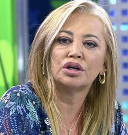 senorapecas's tweet photo. ¿Como es eso de que Shakira tiene que pensar en sus hijos antes de sacar la canción pero Piqué (padre de esos mismos hijos) no tiene que pensar en ellos cuando metió a su amante en la casa familiar? https://t.co/6sHhO9L15J
