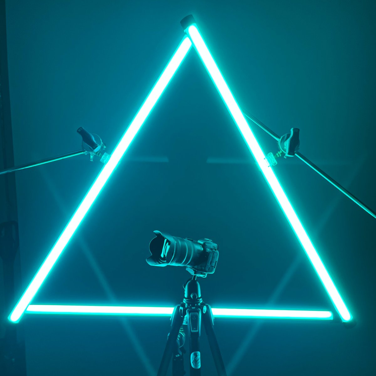 monkey_rent's tweet photo. are you up for some fancy lighting?

#fyp #nanlite #pavotubes #neon #cyberpunk #led #frankfurt #hessen #photography #mietstudio #rentstudio #leihen 

https://t.co/5a8ctvkMxD https://t.co/okeZnp2zfy
