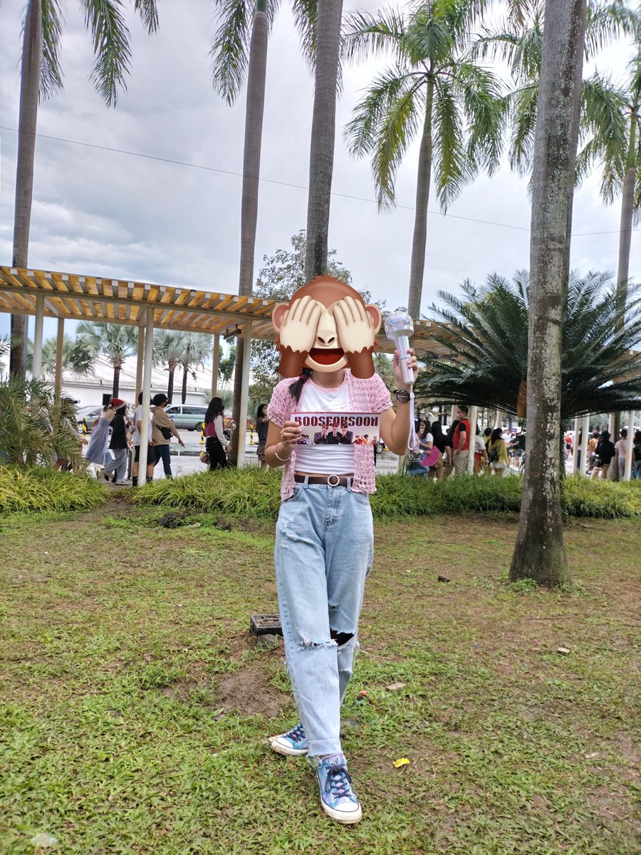 IDKdisaccount's tweet photo. Ready na ako BeTS Bulacan pa lang huhuhu #BSSCOMEBACK #BOOSEOKSOON https://t.co/MP1RNR1pYz