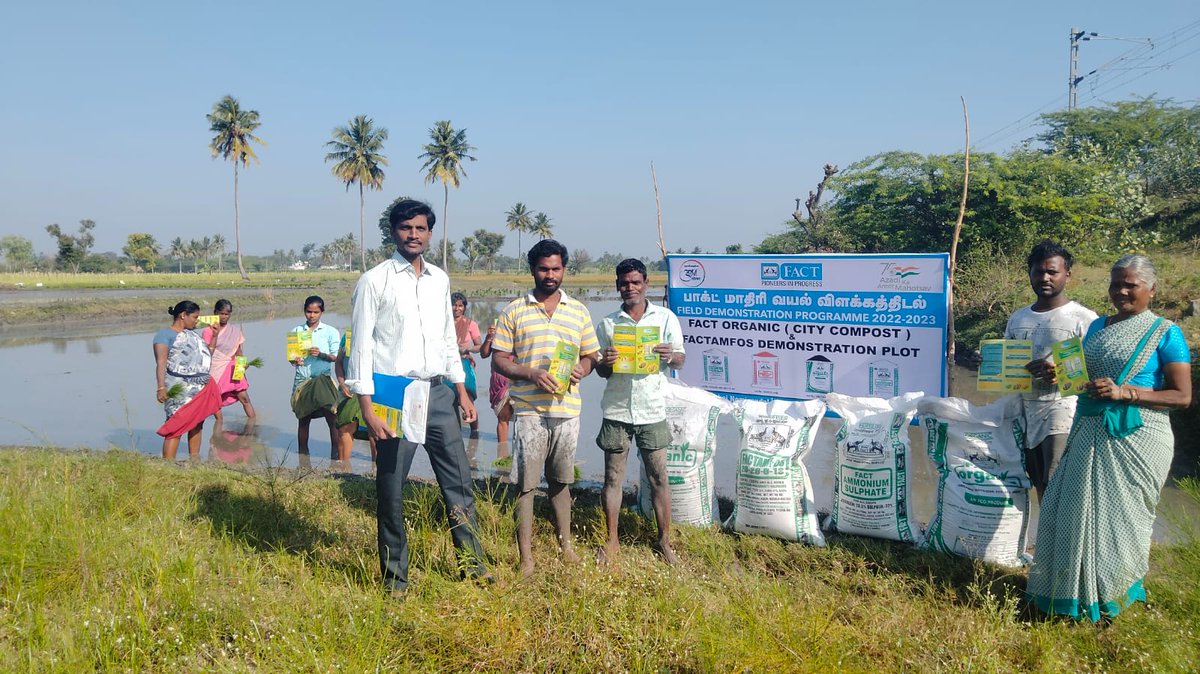 FACT_Tamilnadu's tweet photo. Efforts on promoting integrated use of Organic&amp;Chemical Fertilisers by FACT TN Chennai Zone.Field demonstration at Tiruvannamalai.
பாக்ட்ன் ஒருங்கிணைந்த உர நிர்வாக விளக்கத் திடல்.
#AzadiKaAmritMahotsav
#AtmaNirbharBharat
@fertmin_india
@fact_kochi
#Tiruvannamalai 
#organic https://t.co/cS2SX3IAgM