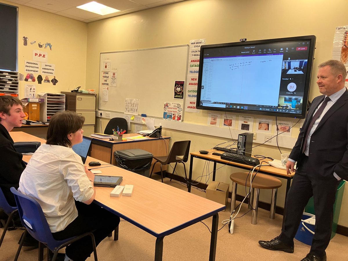 Fantastic to visit <a href="/YsgolBroPedr/">Ysgol Bro Pedr</a>, especially to see an E-Sgol session which expands opportunities for pupils to study different courses.