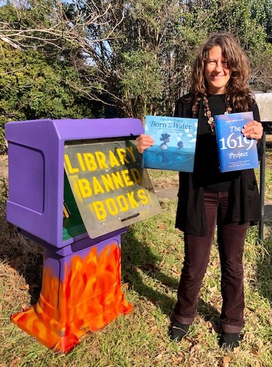 Little Free Banned Book Library tweet media