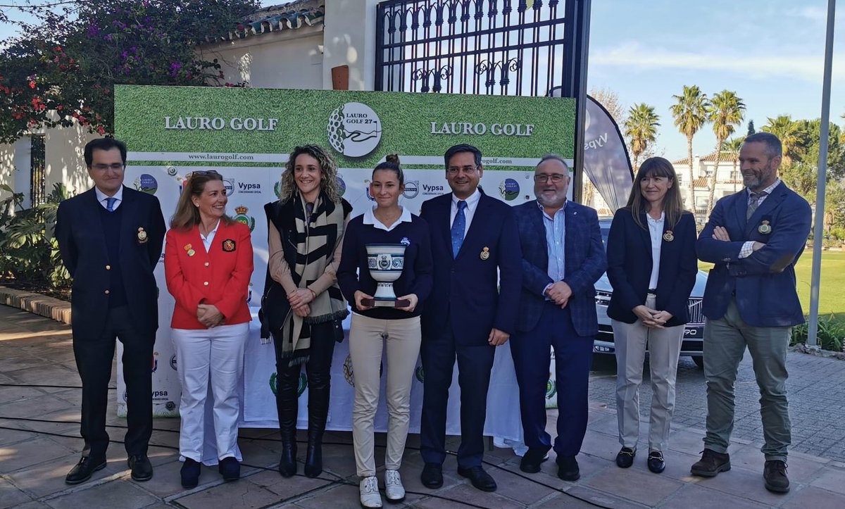 rfegolf's tweet photo. 🏆 Rocío Tejedo tira de solidez para revalidar título en la 𝗖𝗼𝗽𝗮 𝗔𝗻𝗱𝗮𝗹𝘂𝗰í𝗮 𝗙𝗲𝗺𝗲𝗻𝗶𝗻𝗮.

La castellonense ha resuelto un desempate cien por cien Blume con la gallega Alba González.

📌Paula Martín, tercera en @laurogolf

https://t.co/n5IusqpY84 https://t.co/OiFJf7INWt