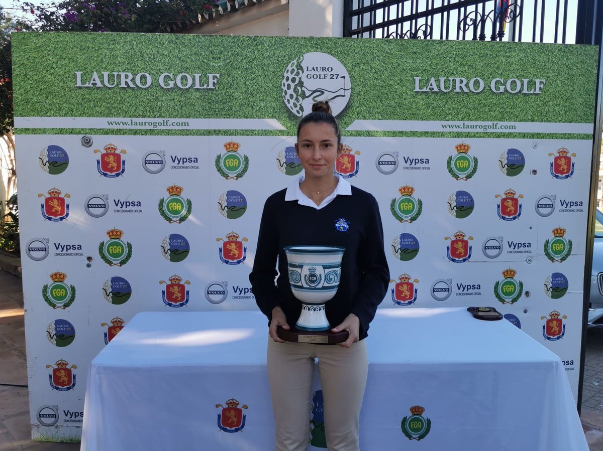 rfegolf's tweet photo. 🏆 Rocío Tejedo tira de solidez para revalidar título en la 𝗖𝗼𝗽𝗮 𝗔𝗻𝗱𝗮𝗹𝘂𝗰í𝗮 𝗙𝗲𝗺𝗲𝗻𝗶𝗻𝗮.

La castellonense ha resuelto un desempate cien por cien Blume con la gallega Alba González.

📌Paula Martín, tercera en @laurogolf

https://t.co/n5IusqpY84 https://t.co/OiFJf7INWt