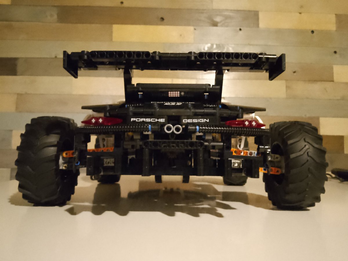 Iron_Hide121's tweet photo. @LEGO_Group #buildlikeamaster Here is my own creation! I am Rares, 15 years old, and i really enjoy tehnic and speed champions. Took me 4 hours to modify the Porsche. 😂 https://t.co/U7VJS3AULn