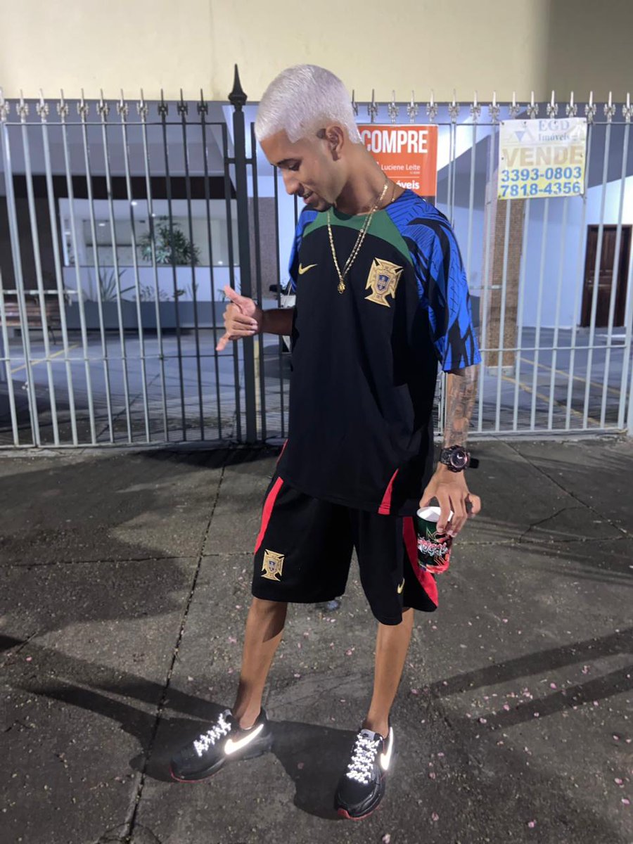 qlfAlanzinho's tweet photo. Tbtzin do ano novo 🇵🇹🤩 https://t.co/DGHaEOsmhE