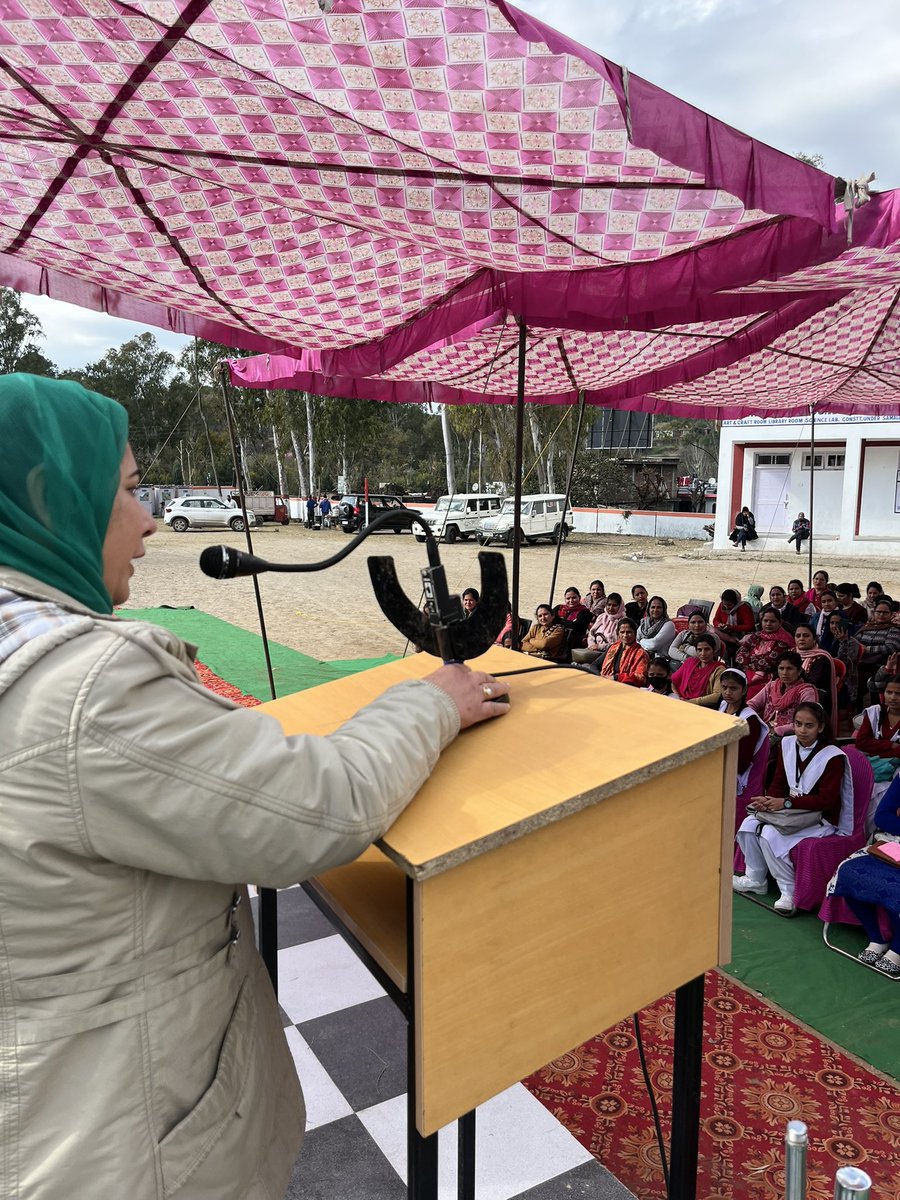 ddrsjammu's tweet photo. Women Gram Sabha was held today at Block Tikri, District Udhampur to flag off Menstural Hygiene Management under SBM in Jammu Division by Dep Director Rural sanitation Sanna khan, ACP Srinagar Nighat Alam and Field Officer Jammu Sania Haq khan.
#MHM #pinktoilets #swachbharat https://t.co/LrylliNmhK
