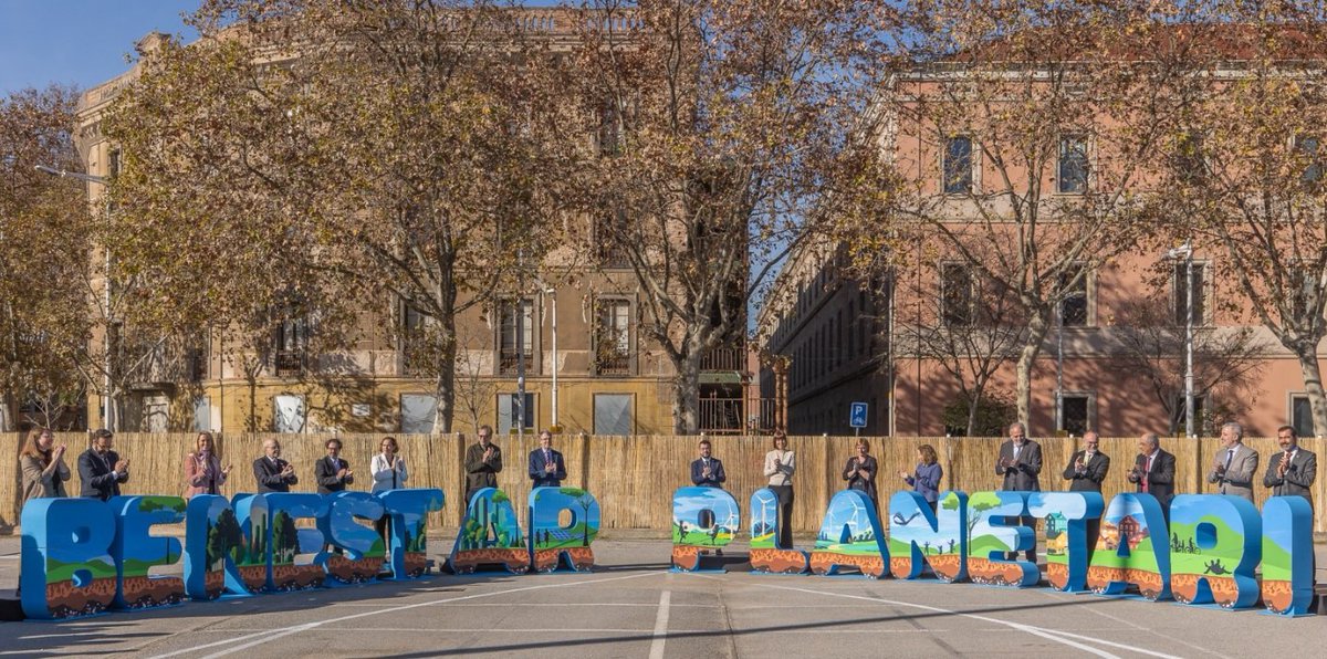 La #UPFBarcelona posa la primera pedra del complex de recerca del Mercat del Peix, un nou complex de recerca, que acollirà més de 1.200 investigadors. El Benestar Planetari és l’eix central del nou pol de recerca per combatre l’emergència climàtica, humana i social.
