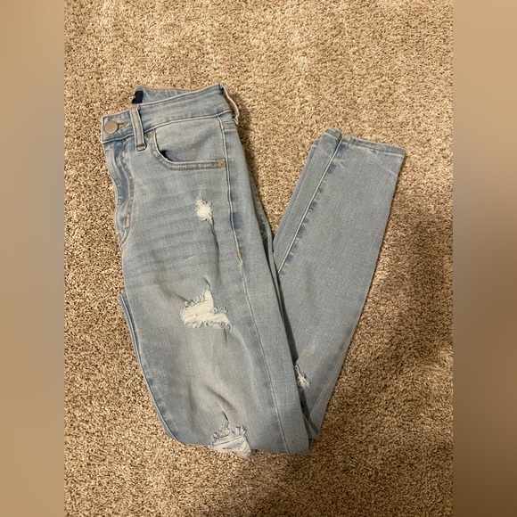 nikkitgf's tweet photo. So good I had to share! Check out all the items I'm loving on @Poshmarkapp #poshmark #fashion #style #shopmycloset #aeropostale #galmeetsglam: https://t.co/yNeqJBaPbM https://t.co/uoTSlRHKLb