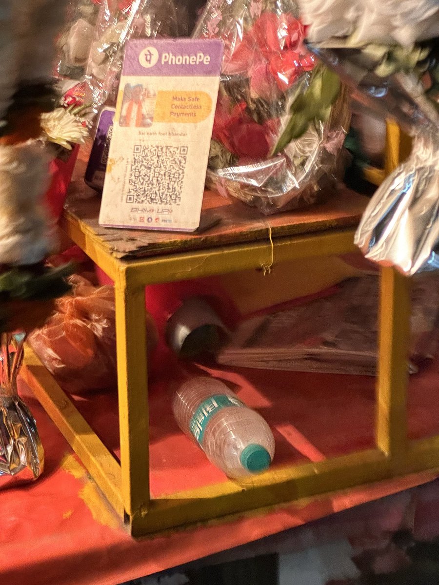 HemanNamo's tweet image. Small shops take digital payment. #DigitalIndia #ModiIndia