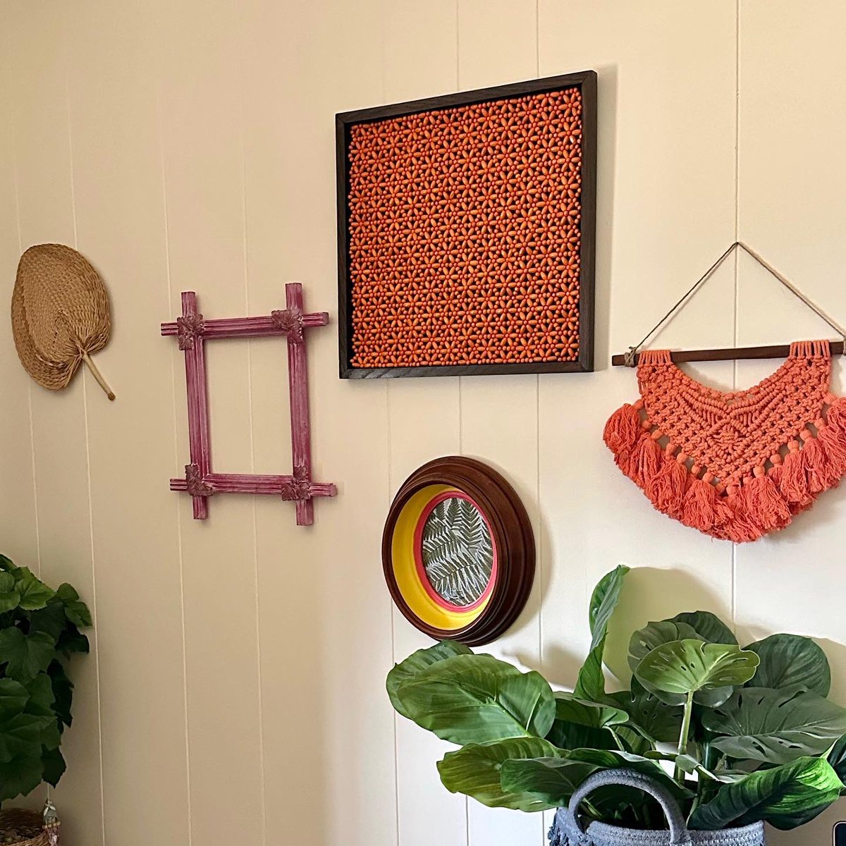 John made a frame for a beaded placemat I thrifted awhile ago. I’m trying to bring more 70s boho vibe into my office. #bohovibes #thrifteddecor #homeoffice