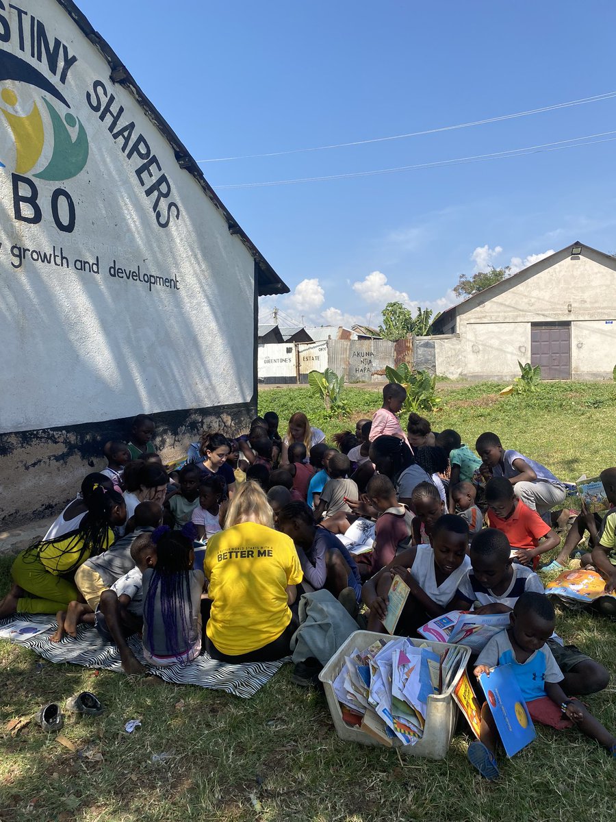 betterme_org's tweet photo. A beautiful 😍 🤩 morning at the mobile Library with the kids from Nyalenda in collaboration with @dewongima .
We enjoyed reading some books in English and Kiswahili with the kids as this helps in developing language skills🤩  and afterwards had fun dancing and playing games 🥰 https://t.co/B7W33Zoj9N