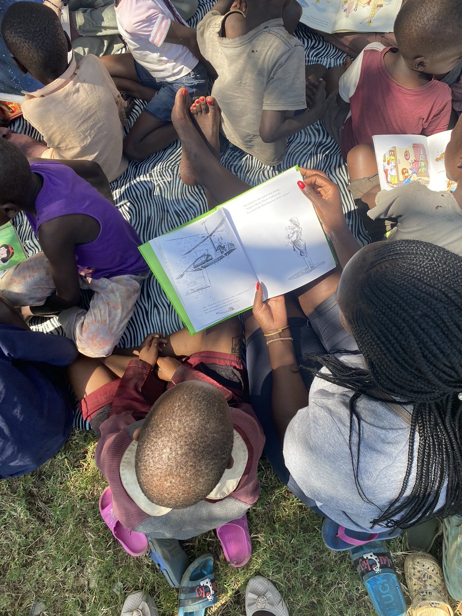 betterme_org's tweet photo. A beautiful 😍 🤩 morning at the mobile Library with the kids from Nyalenda in collaboration with @dewongima .
We enjoyed reading some books in English and Kiswahili with the kids as this helps in developing language skills🤩  and afterwards had fun dancing and playing games 🥰 https://t.co/B7W33Zoj9N