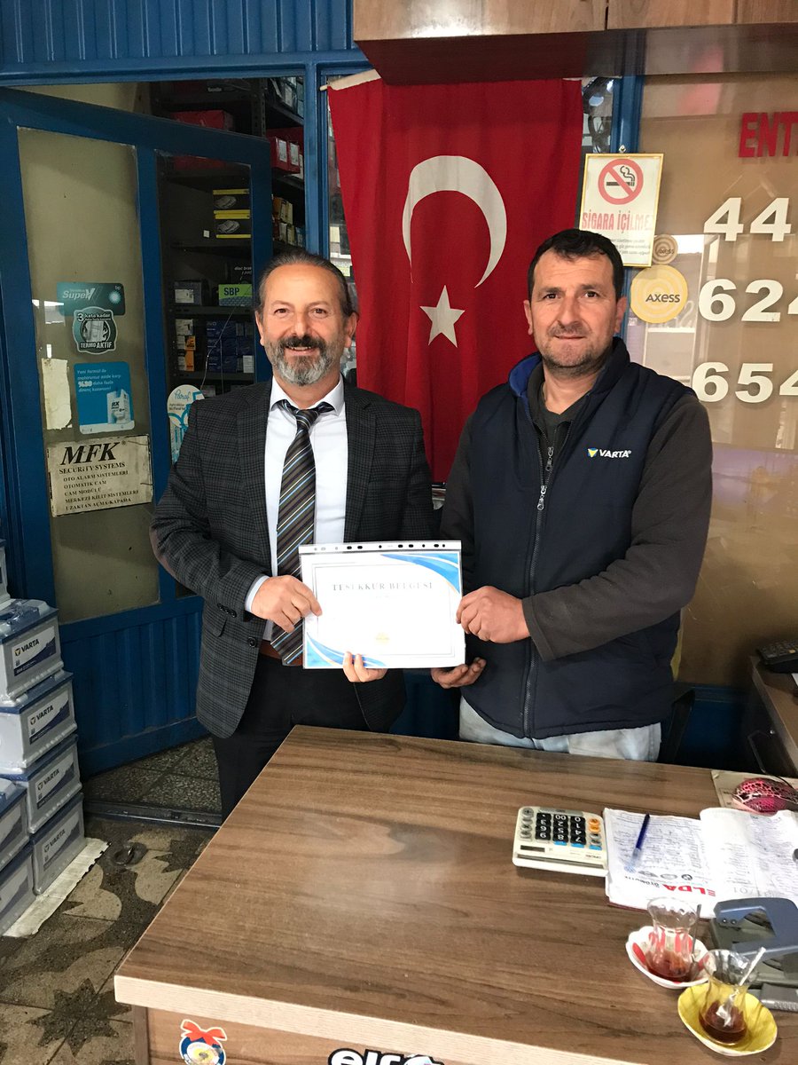 İzci kıyafetlerimizi karşılayan Diğdem-Hakan Akbaş çiftine ve okulumuza her zaman maddi destek sağlayan Nebioğlu esnafı Ersin Altunay'a okul müdürümüz teşekkür belgesi verdi. <a href="/hknkadi/">Hakan Kadı</a> <a href="/ismailbas67/">İsmail BAŞ</a> <a href="/caycumailcemem/">Çaycuma İlçe Milli Eğitim Müdürlüğü</a> <a href="/zuleyhaaldogan/">Züleyha Aldoğan</a> <a href="/ZonguldakMEM/">Zonguldak İl Millî Eğitim Müdürlüğü</a>