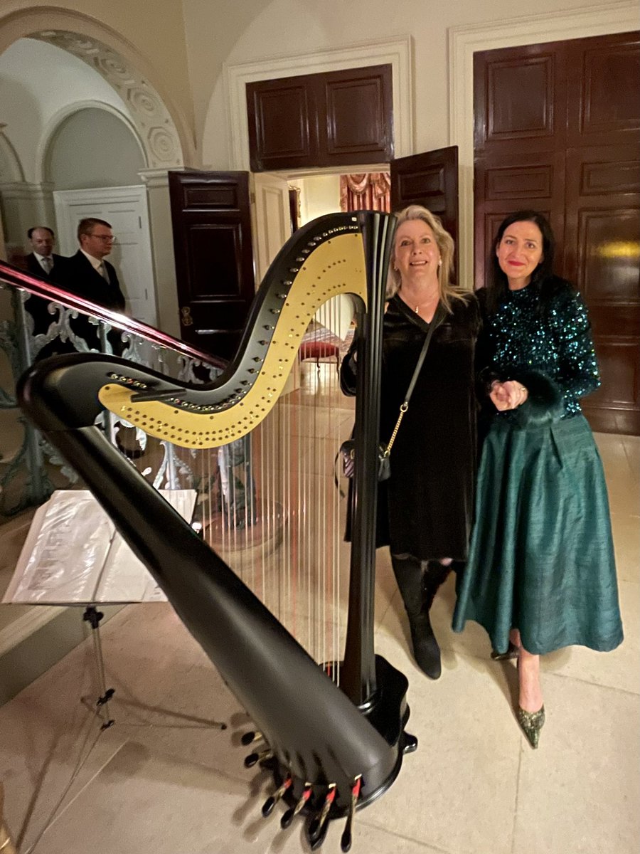 LesMageeHarpist's tweet photo. Lovely evening at @SpencerHouseLdn for @PassageCharity #welllookedafter and what a tree! Pictured with my good friend and fellow charity supporter, Ginaππ»β€οΈ https://t.co/23dKZyc4fs