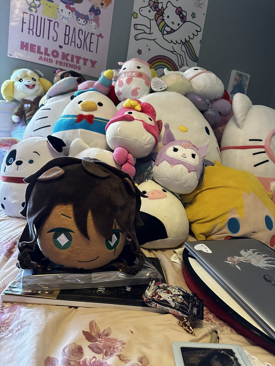 mostrolounge's tweet image. my aesthetic is leona trapped in my sanrio girlypop bedroom