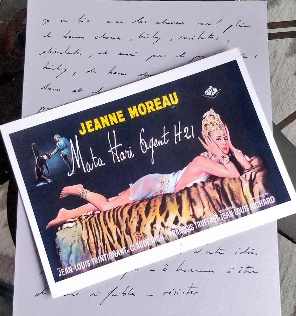 SecretMataHarii's tweet photo. Et vous, les #CartesDeVoeux pour la nouvelle année, vous trouvez ça désuet ?
Perso j'adore 😁🥰✨ https://t.co/aOsbPhgGJY