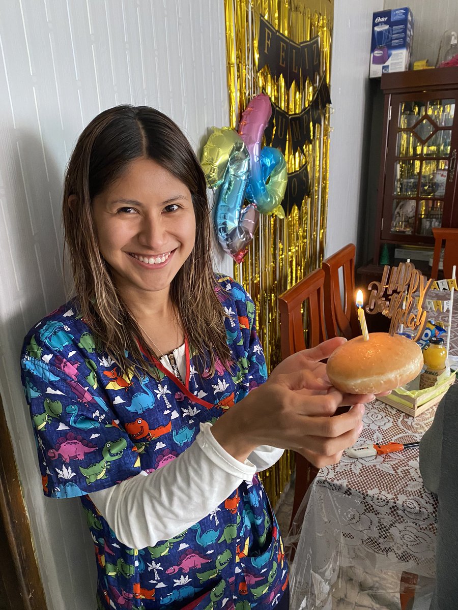 Keevinman's tweet photo. Lo que ella no sabe es que pueden existir miles de regalos, pero el mejor siempre será que ella esté a mi lado. 🥰🫶🏼❤️ #HBDForMe https://t.co/raXDcxoZDV