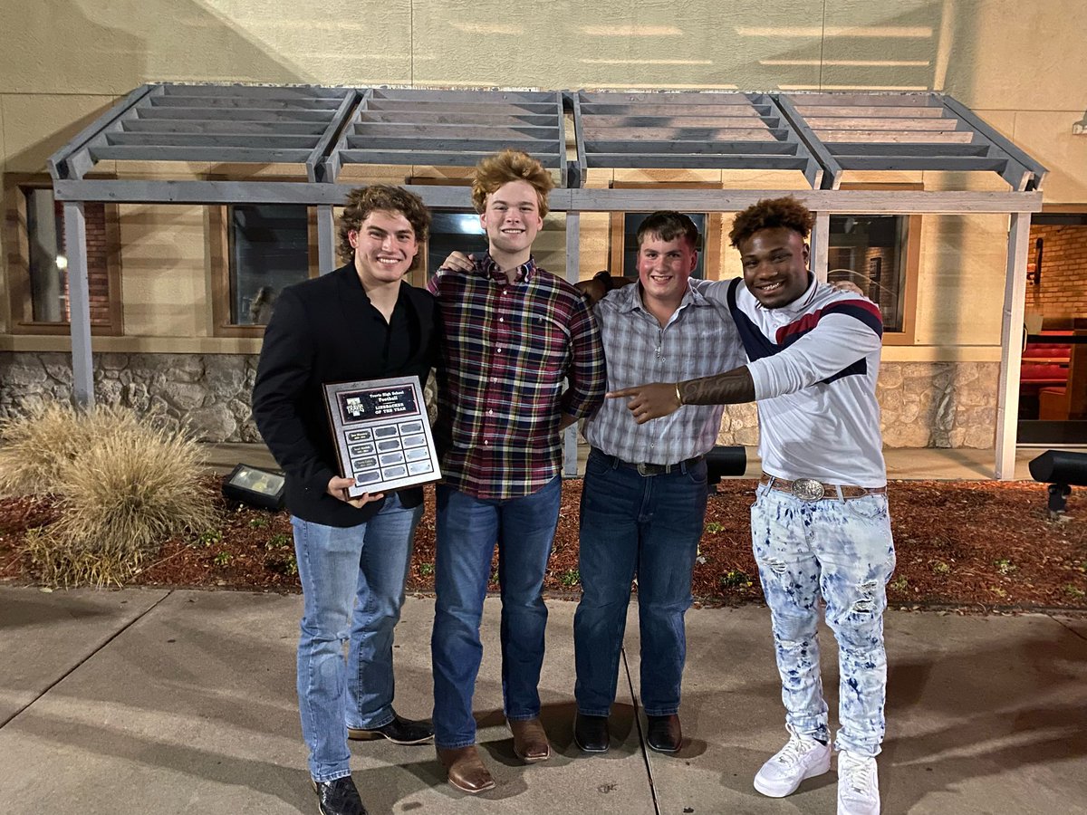 THS_Tigers's tweet photo. Congratulations to Davis O. for being awarded @TravisTiger_FB Linebacker of the Year at last night’s awards banquet! He received his award in Fort Worth where he’s preparing to compete with @travis_cheer at UIL State Spirit Competition! #renaissanceman #TigerPride365 https://t.co/UN1h6A8dXH
