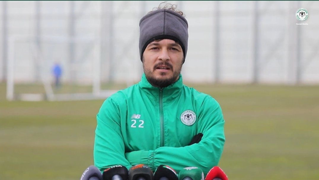 Ahmet Oğuz: Kaleye gelen topların hepsi gol oluyor.