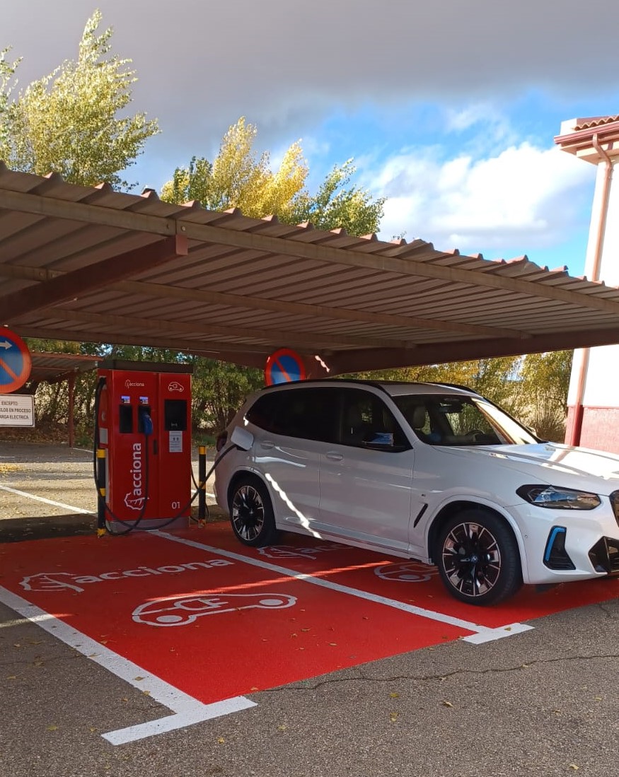 On route along the E-90?🤔🚗

If you need to recharge your electric car near Zaragoza, don't worry, here you can do it👇

🏠Restaurant El Aral, Ariza, Zaragoza
⚡️50 kW fast equipment