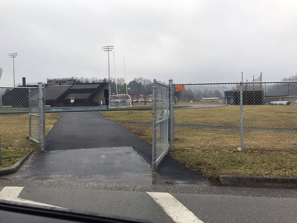 CAFencing1's tweet photo. Commercial Fence
Double drive galvanized chain link fence installed in a commercial application in Richlands, Virginia.
Learn more at https://t.co/DLnLcPqd4i
#commercialfence #galvanizedfence #richlandsva https://t.co/mIKjDIFXnl