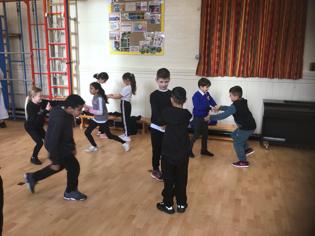 shobnallprimary's tweet photo. Year 3 thoroughly enjoyed their martial arts lesson this afternoon with #STARworkshop https://t.co/6MAxHS7oSp
