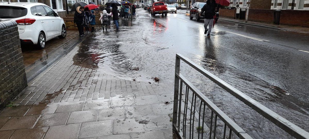 brendan_zappa's tweet photo. Photo&amp;video from right outside Valley Primary School in Bromley at pick up time. Just now. This now happens every time it rains heavily. I understand @LBofBromley can't do anything without money but can we please get a shovel-ready project ready now for when money does come? 1/n https://t.co/Jy4NluUjdv