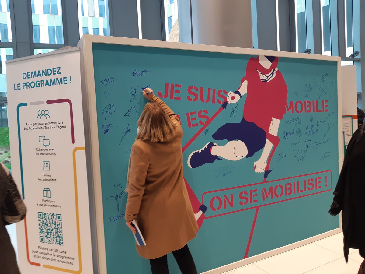 LaetiziaFrey's tweet image. Quand l&apos;art se met au service de l&apos;#accessibilité 💪. Merci à heartcraft_streetart d&apos;avoir créer cette fresque d&apos;un skate boarder amputé dans l&apos;exercice de son sport. Le handicap ne doit pas empêcher une vie &quot;normale&quot;. #ChaqueClientCompte @GroupeSNCF @ConnectGares @SNCFVoyageurs