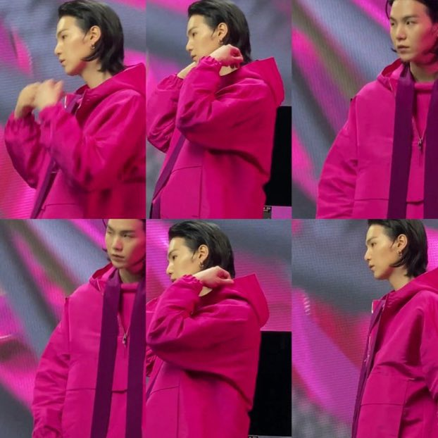Kimchi_maker's tweet photo. I think pink may be my new favorite color.... 

HOLY MOLY @BTS_twt https://t.co/wPCgqwtuc2