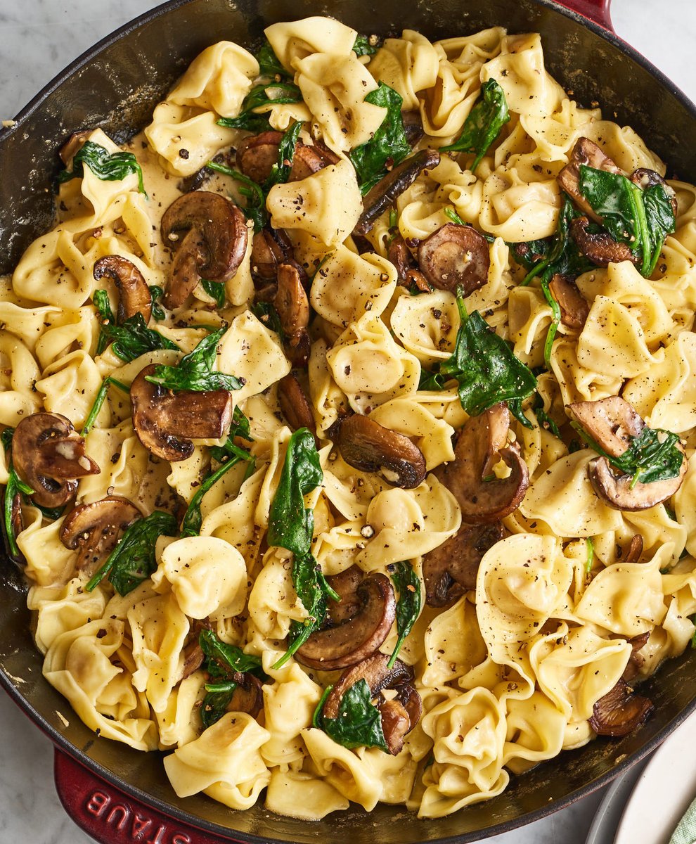 thekitchn's tweet photo. Creamy, garlicky mushroom tortellini is ready in less than 30 minutes: https://t.co/UhhusaLcLC https://t.co/I7lSXtKbl3