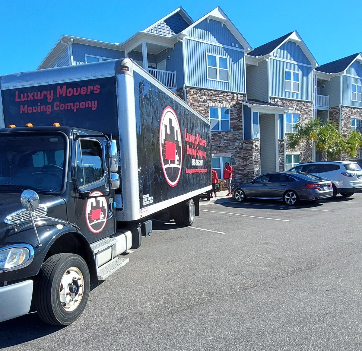 luxurymoversllc's tweet image. We finished the last year strong! Our last job of 2022 was a local move in Myrtle Beach. We helped with the move from the apartment on the 3rd floor to a new house. 

Looking forward to the year in front of us! 🚚 #movingcompany #movers #localmove #myrtlebeach #southcarolina