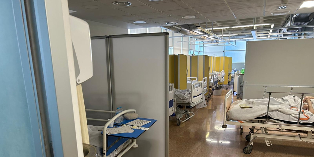 CSIFCV's tweet photo. 🏥 Saturación en Urgencias de Valencia: más de cien pacientes a la espera de una cama

👩‍⚕️ CSIF reclama a Sanidad un refuerzo de plantillas y habilitar más instalaciones para el servicio de en todos los hospitales de la Comunidad Valenciana

👉https://t.co/btDiuYbGUn vía @abc_es https://t.co/lT1o3eXw4E