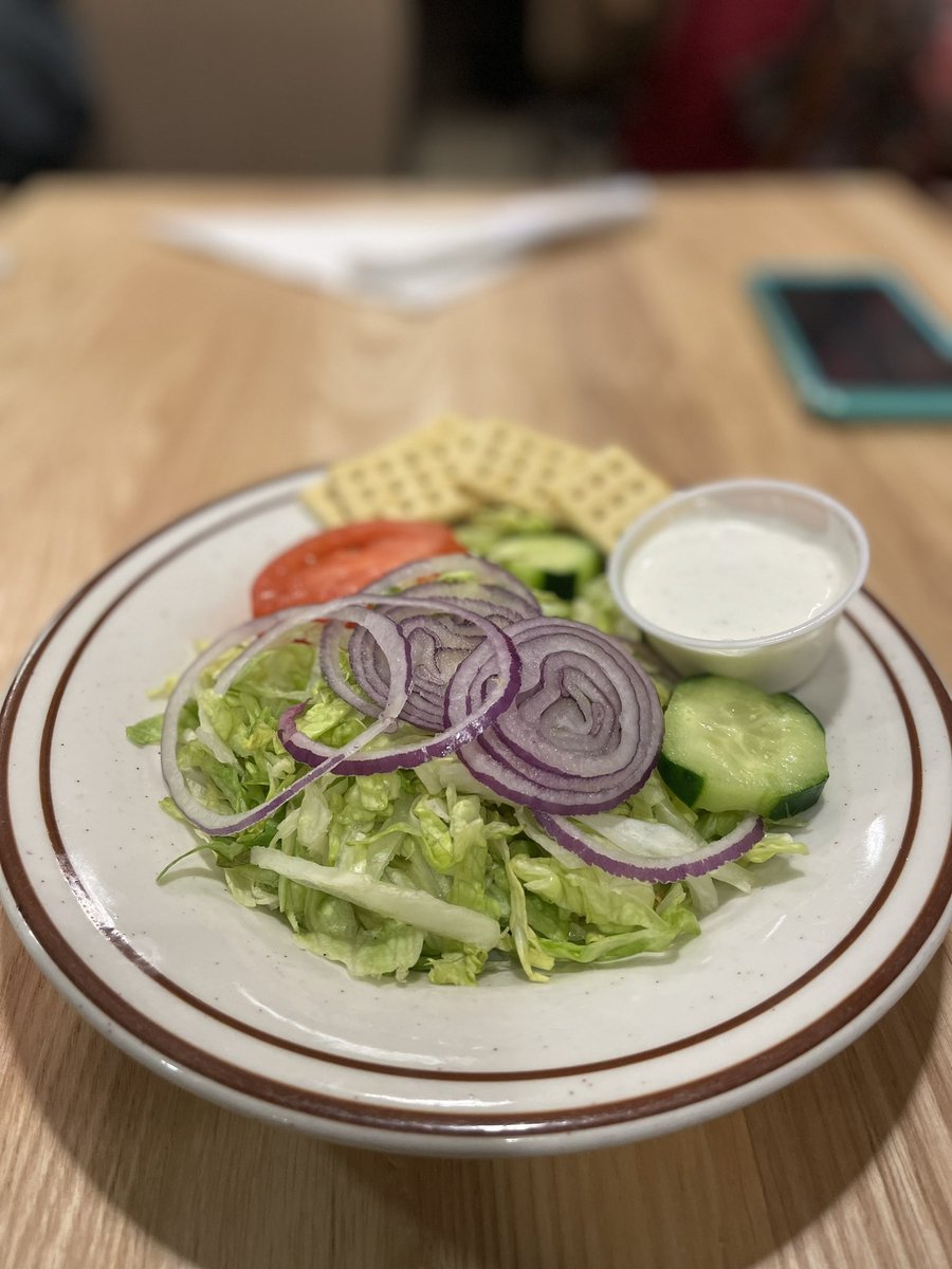 Out of town visiting family and friends for the week. Yesterday I went out to eat Cagney’s Kitchen in NC with friends. This was my first time going but it was definitely good and it’s always an amazing time hanging out with friends! 
#dinner #food #fyp #eatingout #eat #Foodie