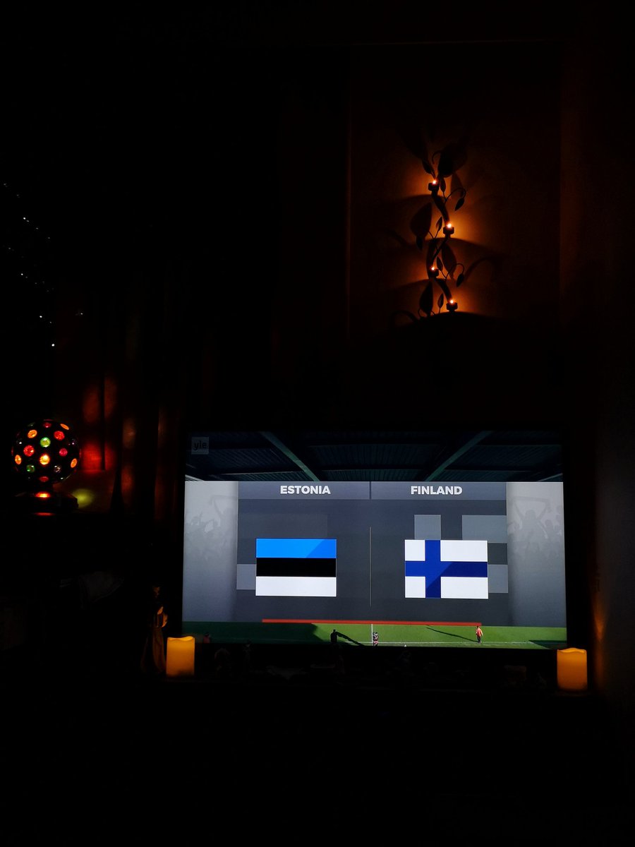 JuhaTenhonen's tweet photo. #sohvaperunointia @Huuhkajat #ESTFIN #maaottelu @yleareena https://t.co/NczAbQrRJz