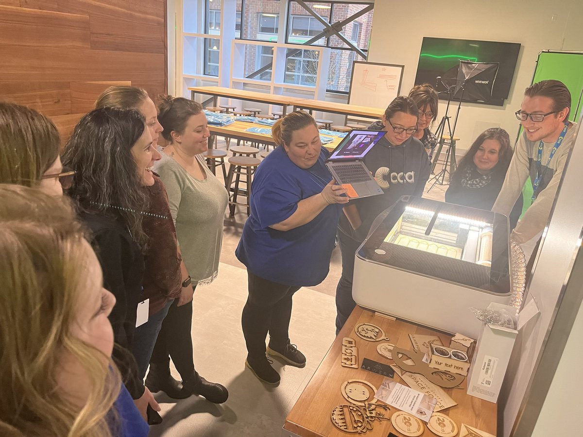 STEMnaut's tweet image. Having an awesome morning in #TechWorksatCCA… @CommCharterAcad Family mentors here for training making their own nameplates and our field trip students are building robots with the @birdbraintech kits! #STEM #manufacturing #Robotics