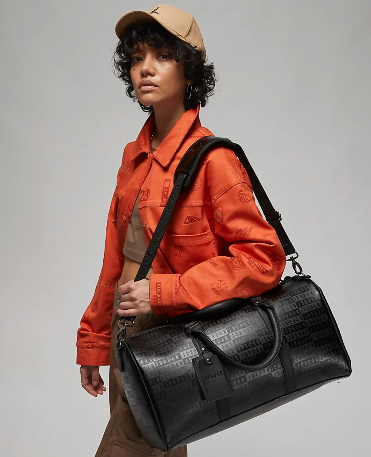 SOLELINKS on X Ad NEW Jordan Jumpman Duffel Bag Medium Black dropped via Nike US https t faVEADFDpM https t AUu7YHot1H X