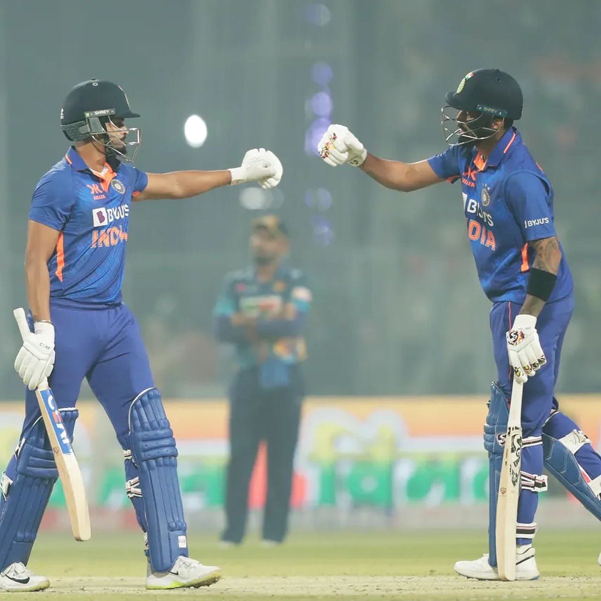 ShreyasIyer15's tweet photo. Thank you, Eden Gardens 🇮🇳 https://t.co/7U1swCGvLO