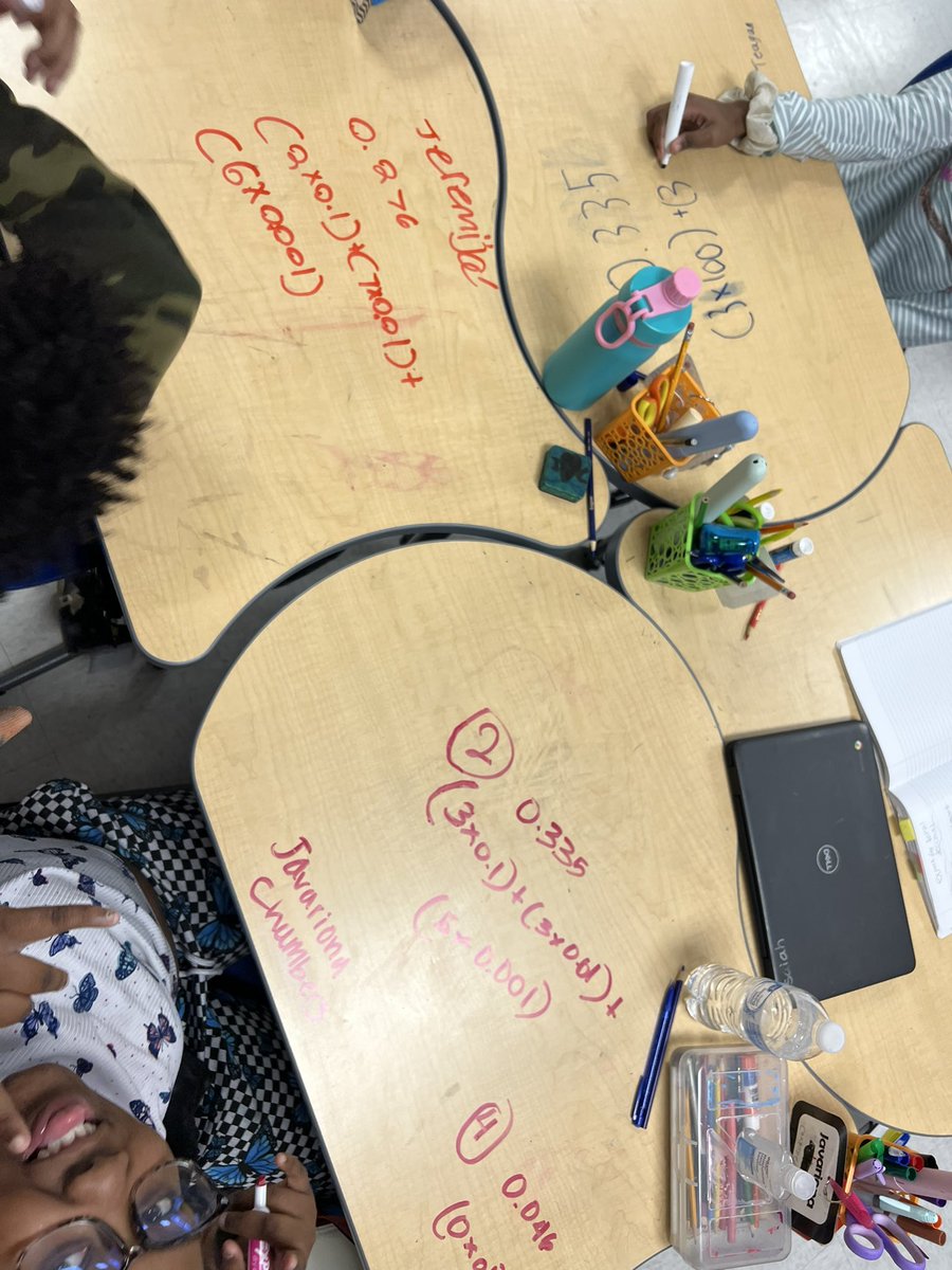 MsBennettROSA's tweet photo. Working on our desk to get a better understanding of expanded form with decimals. @ROSArockets @ROSAMrsEller @DanaSbardella https://t.co/hhs7zRRLYa