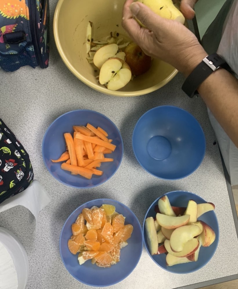 #oralhealth @roegreennursey #Brent Oralhealth session with nursery children before snack time #5aday 🦷🪥❤️🍌🍊🍎🍓🍍