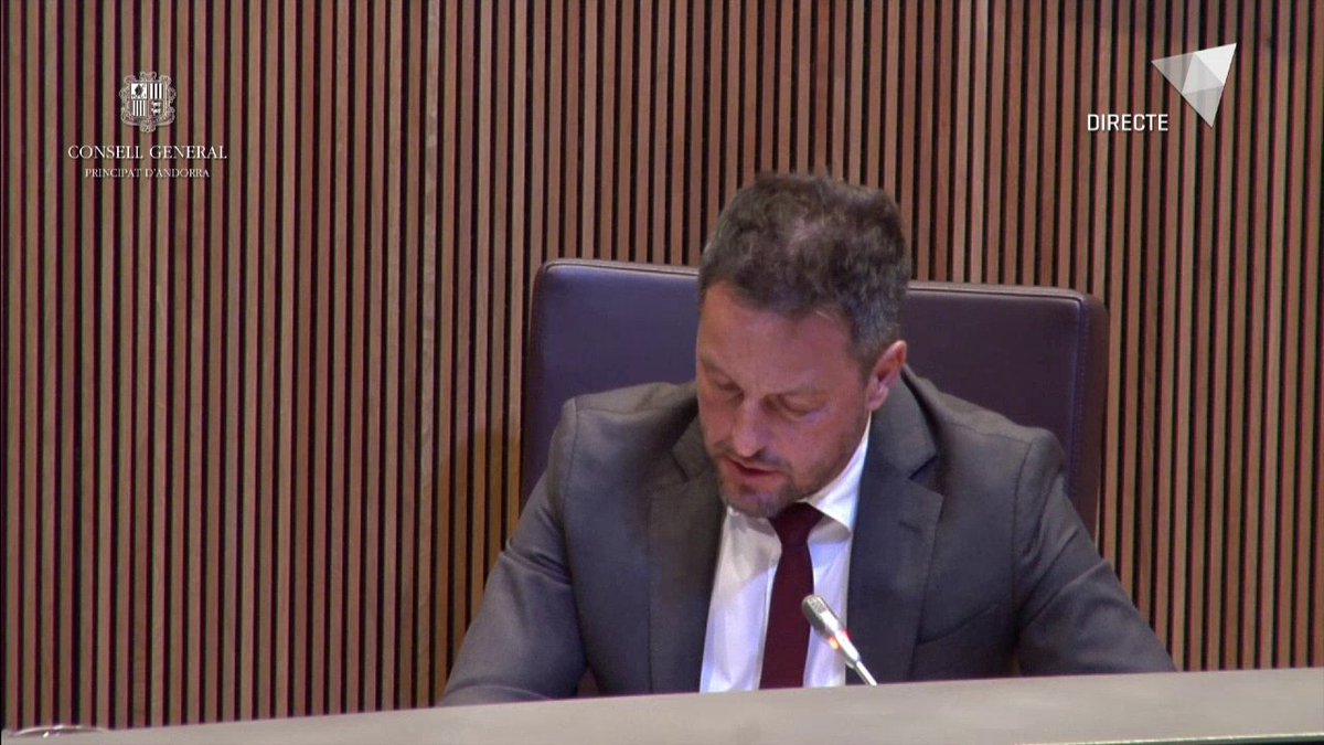 <a href="/ConsellGeneral/">Consell General</a> <a href="/GovernAndorra/">Govern d'Andorra</a> <a href="/PSAndorra/">Partit Socialdemòcrata d'Andorra</a> <a href="/PereLopezAgras/">Pere López Agràs</a> <a href="/cesarmarquina/">cesar marquina</a> <a href="/JGallardoAND/">Jordi Gallardo Fdz</a> <a href="/carinemontaner/">Montaner</a> ▶️#ConsellGeneral #endirecte 
Punt 3⃣: pregunta relativa al consum energètic de determinats locals comercials i les sancions que s'han imposat.