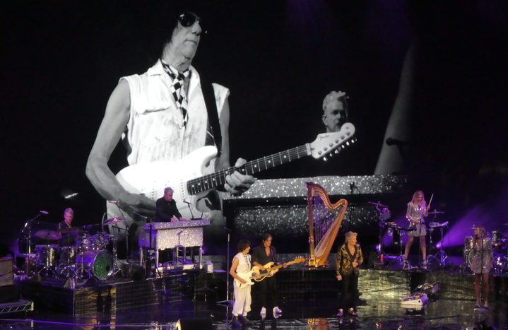 RockCellarMag's tweet image. Among the many social media posts paying tribute to the late Jeff Beck were honors from @RonnieWood and @rodstewart, with Stewart's offering up special praise:

"Jeff, you were the greatest, my man. Thank you for everything. RIP" #RIPJB #RIPJeffBeck bit.ly/3Xm4GC1