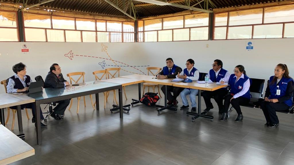 Defensoria_Peru's tweet photo. #Puno Nos reunimos con el grupo de trabajo de la @CIDH, para abordar la situación de los #DerechosHumanos en #Juliaca y toda la región en medio de la actual crisis política. #LasPersonasPrimero https://t.co/CyfQVFGqWU