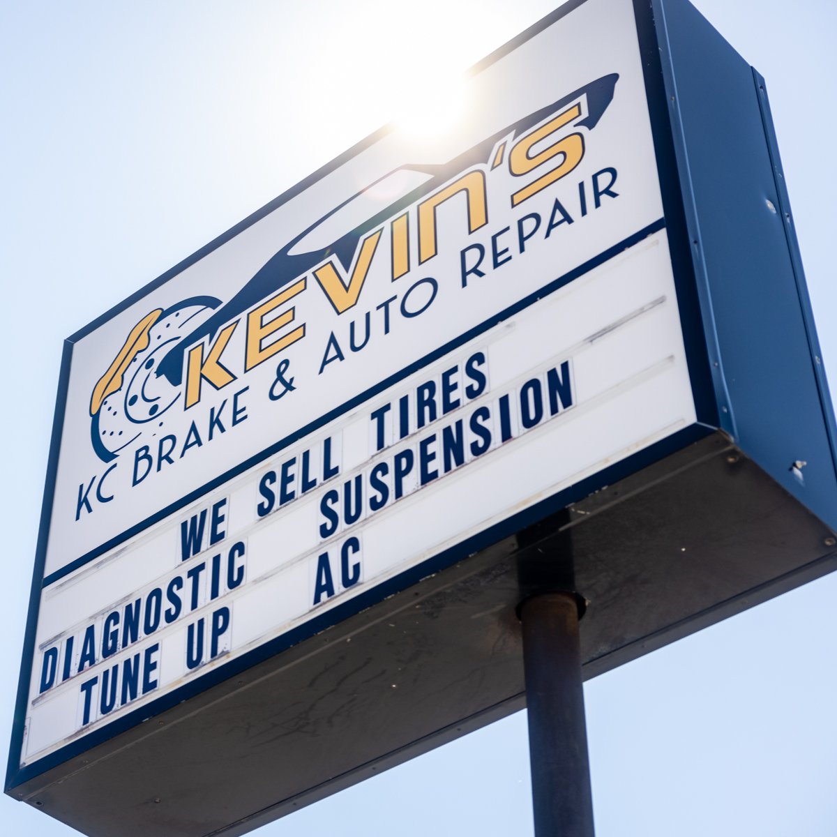 Kcbrakeauto's tweet image. If you’re looking for a sign from above on where to get the best  #FullServiceAuto and brake repair in Kansas City, you've found it!