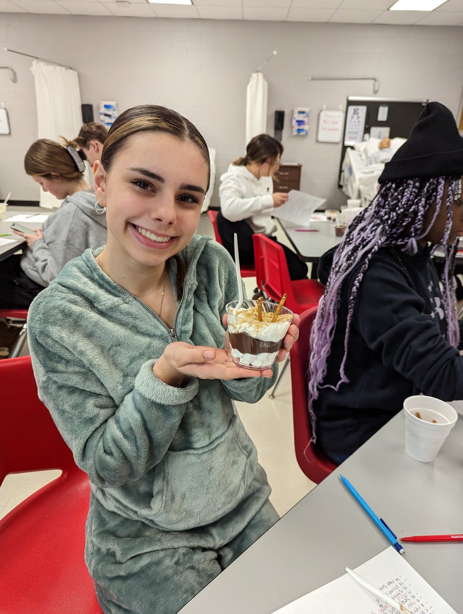 MetzgerMrs's tweet photo. Health Science 1 DCTC Grosse Ile students made an edible skin diagram today! We learned about the different layers of the skin and how our skin protects our body!

#onegrosseile #CTE #HealthScience https://t.co/lozsmQXQhu