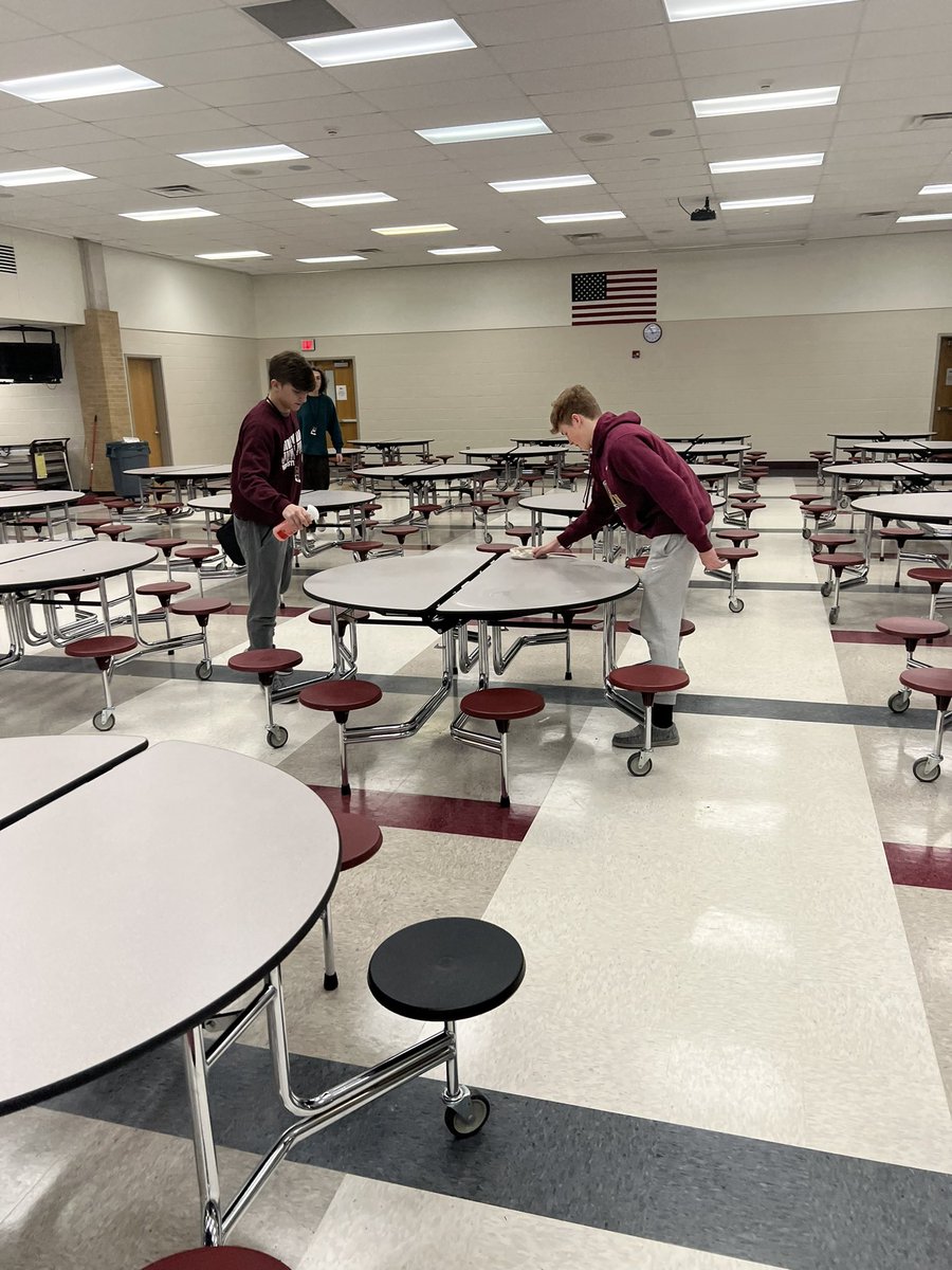 It is great to see student leaders volunteer to help clean up on finals day! #JIMMIEPRIDE @jimmiewrestling @JimtownFootball @JimtownHigh @JimtownTrack @JimtownBBall @JimmieSoftball