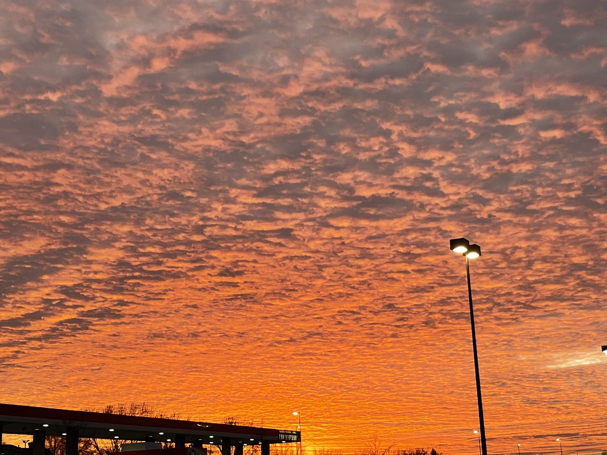 nikhs2kds's tweet photo. The beautiful sunset a few days ago! https://t.co/Scv4SWjyX3