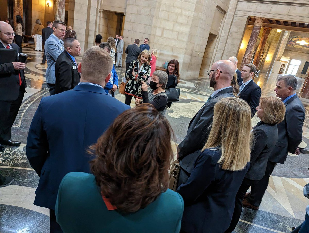 Nothing like visiting the #NECapitol to start out your day and "be uplifted" as you serve your state.

Welcome to the #NELEG, #LeadershipNebraska!

#ClassXIV #StrongLeaders #StrongCommunities